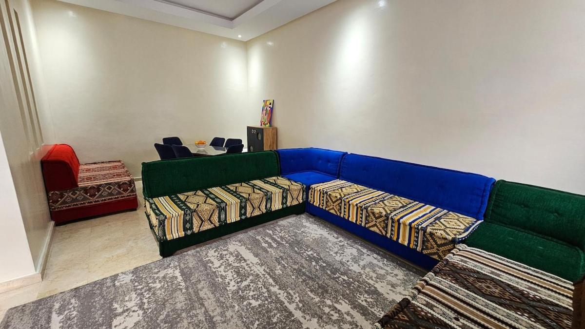 Elegant With Sea View Villa *